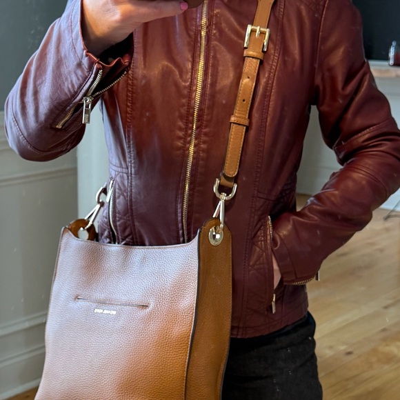 Michael Kors Boho Quiet Luxury Sullivan Leather Crossbody Luggage Brown (GUC) - Picture 3 of 15